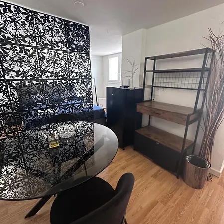 Urban Ad Homestay *
